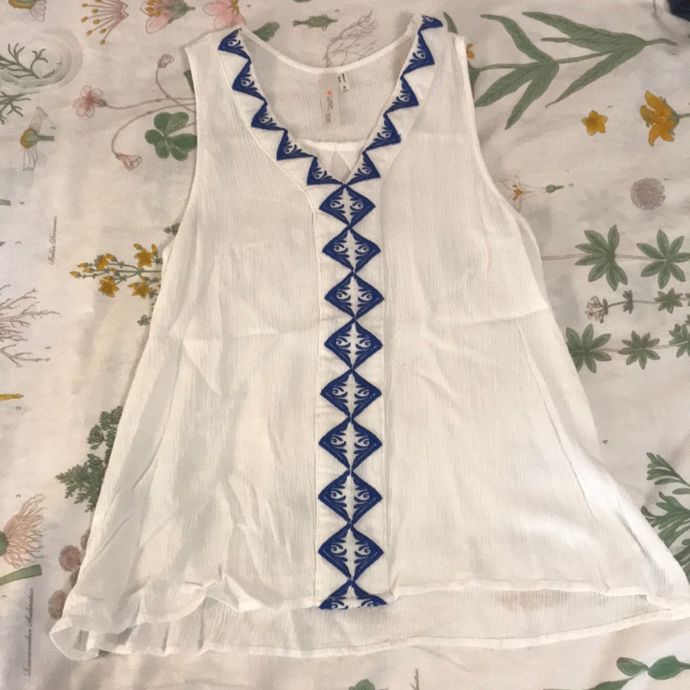 V-neck tank!
